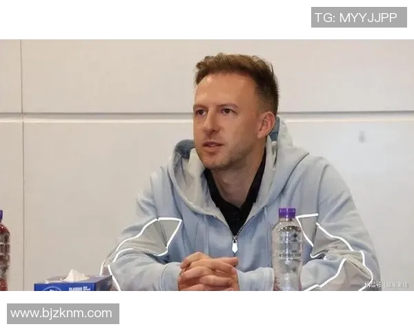 抠门足球球星盘点：这些球员因吝啬引发球迷热议