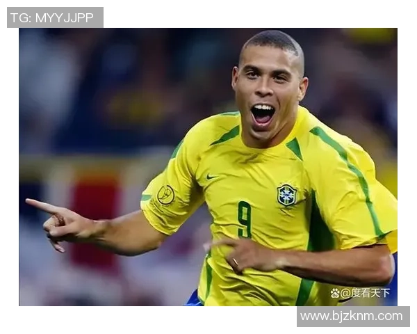 神奇足球球星的传奇足迹：从草根到世界之巅的奇迹之路